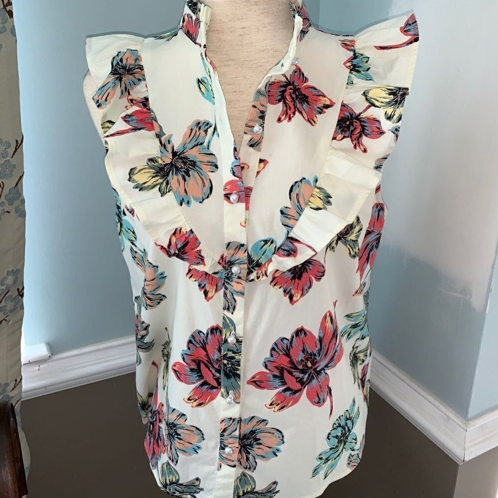 Monteau Floral Ruffled Button Front Sleeveless Top